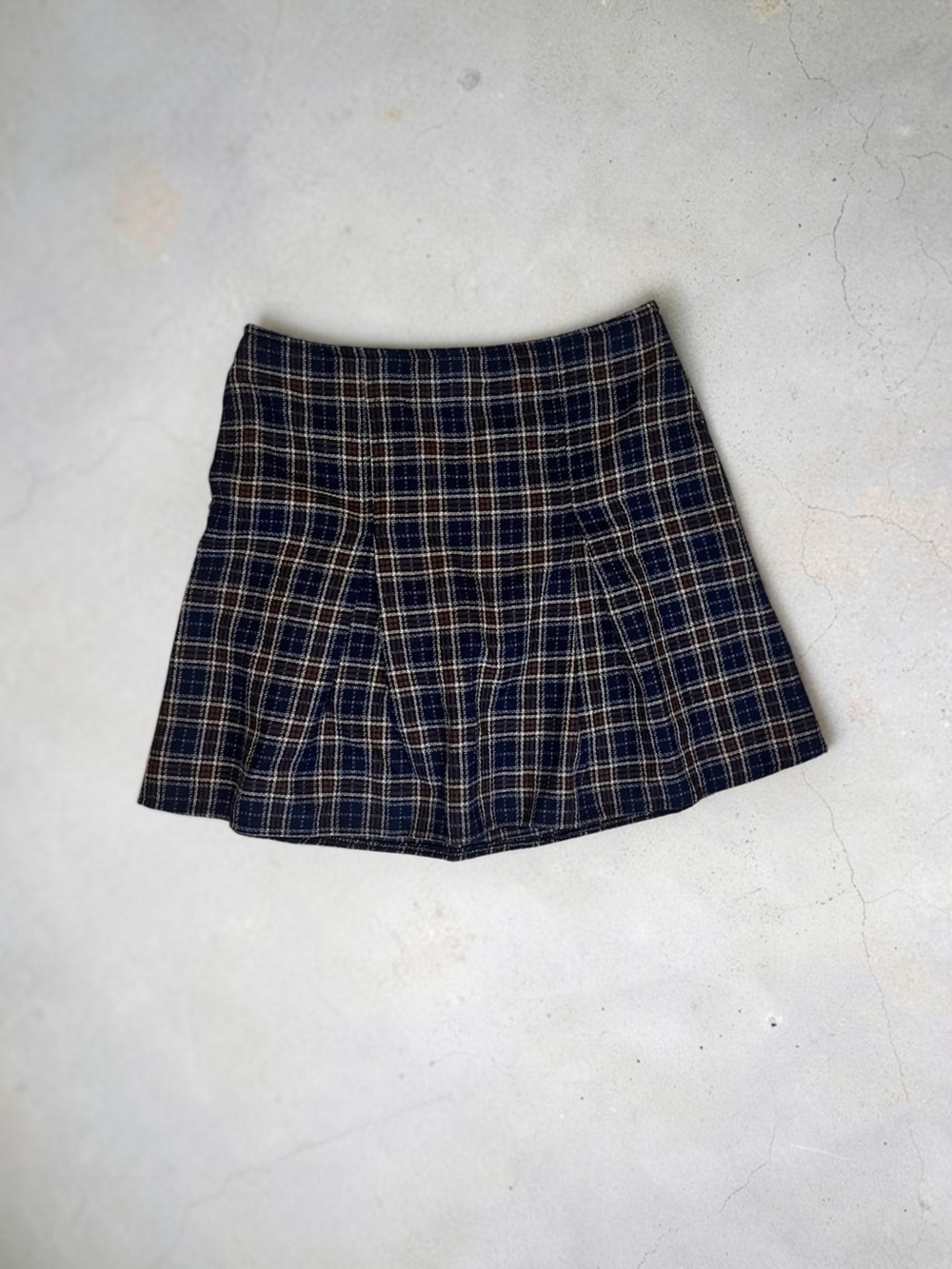 Brandy Melville Navy and Tan Plaid Mini Skirt